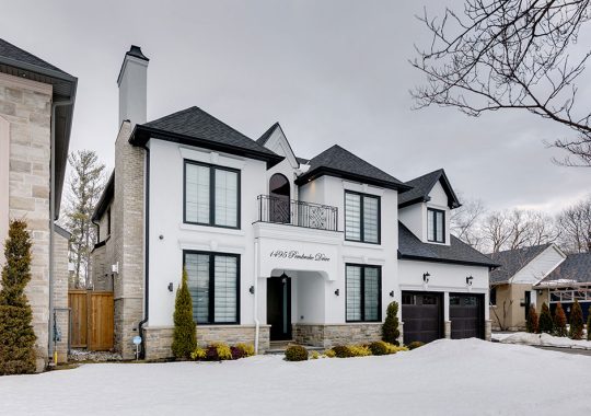 1495 Pembroke Drive, Oakville ON